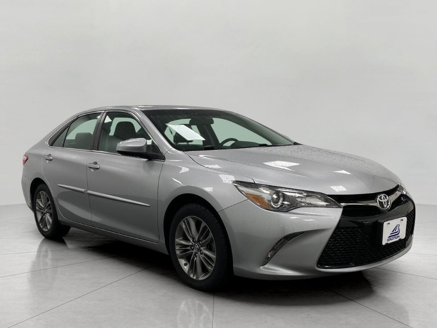 2017 Toyota Camry SE Auto in Celestial Silver Metallic — front three-quarter view
